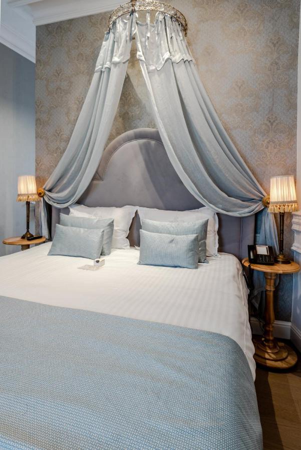 Hotel Luxury Boutique De Castillion 4*