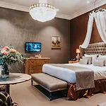 Hotel De Castillion - Small elegant family hotel